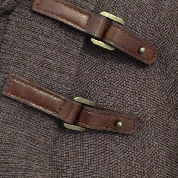 ELLEN TRACY - Super Chic Brown Sweater with Buckle Detail - Size: Large - Picture 7 of 13